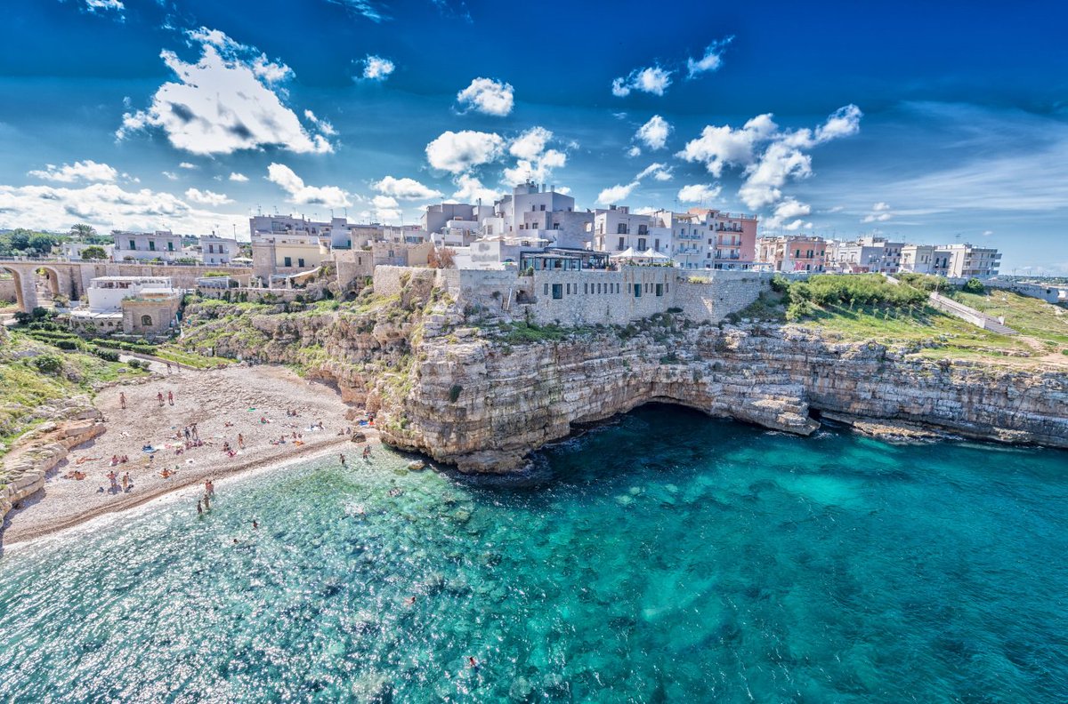 VisitPuglia72's tweet photo. Anno record per il #turismo in #Puglia, presenze in aumento anche fuori da stagione estiva: https://t.co/Zlbfqk8dlQ https://t.co/5LFdkLUj0J