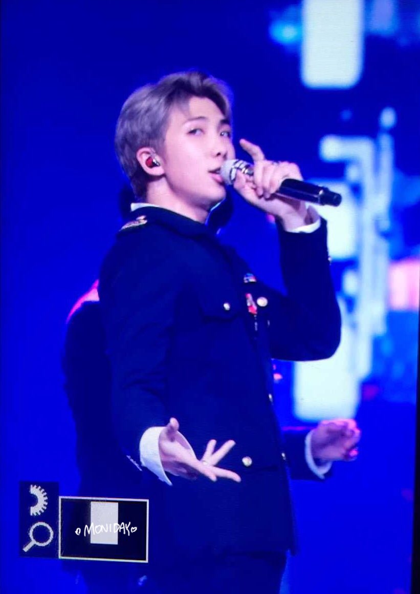 몬이데이*･ tweet media