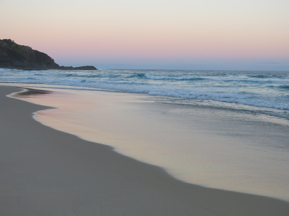 lisadenikolits's tweet photo. Just a few days ago, I was here! And now I am in the deep freeze that is Toronto! Oh well!! #blueysbeach #Australia https://t.co/u1TBFhQ037