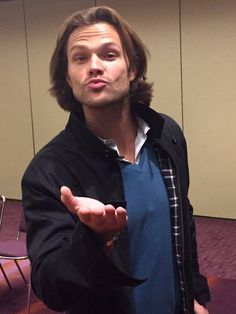 SPNFamilyArg's tweet photo. #ArgentinaWantsSpnCon #ACCNightShow @WarnerChannelLA @ArgenComicCon https://t.co/bvEEhWW0U4