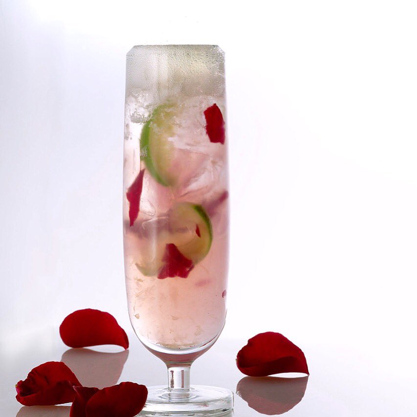 StudioRecipes's tweet photo. Cheers to 2017! It’s been fun, but we’re ready for the new year 🥂🎉
#happynewyear #cocktails #mixologist #2018 #foodphotography #foodstyling #foodie #yum #loveit #picoftheday #recipesfromthestudio https://t.co/JHFNic8Knr