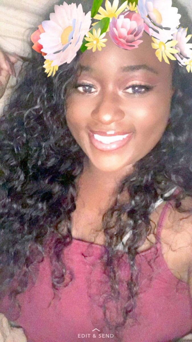 adoreeeki's tweet photo. Fine Woman Friday #flashbackedition #FineWomenFriday ❤️ https://t.co/vSS3cQ272a