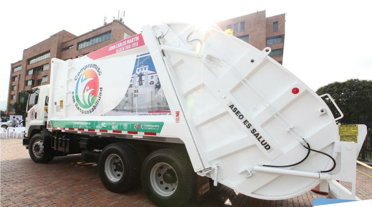 milenaricardoc's tweet photo. Gracias a la gestión realizada por nuestro @AlcaldeNilo hoy recibimos un vehículo compactador que mejorará la cobertura y eficiencia en la recolección y transporte de los residuos sólidos en nuestro municipio @ALCALDIADENILO
#CompromisoConResponsabilidad https://t.co/DpEdOBhv7I