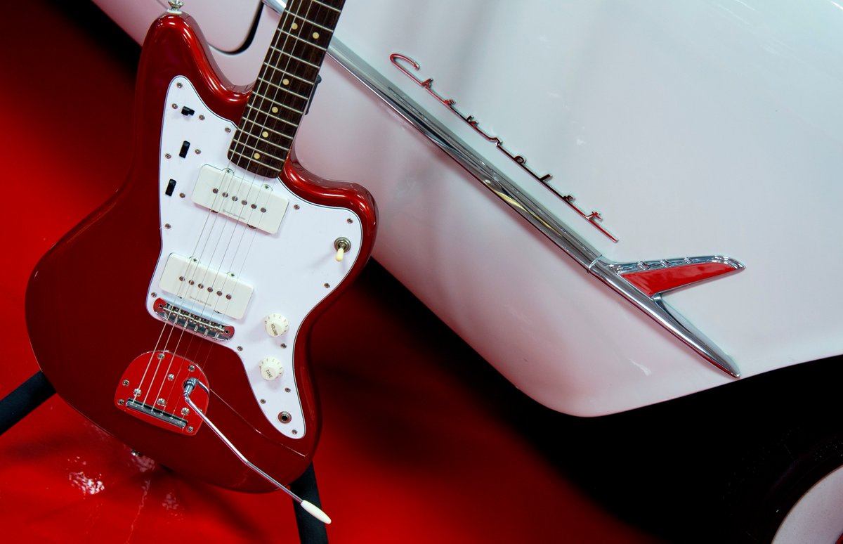 Moore Guitars tweet media