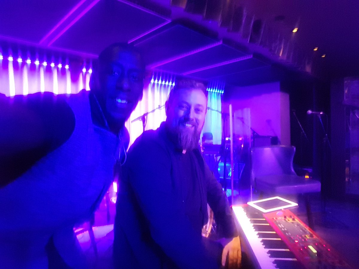 What a joy to sing with the legend <a href="/PeteWatsonMusic/">Pete Watson</a> on keys! #19 of #December20 done. Time to get ready for the next!! #elevate #iluvmusic #soul #iluvmyjob #singer