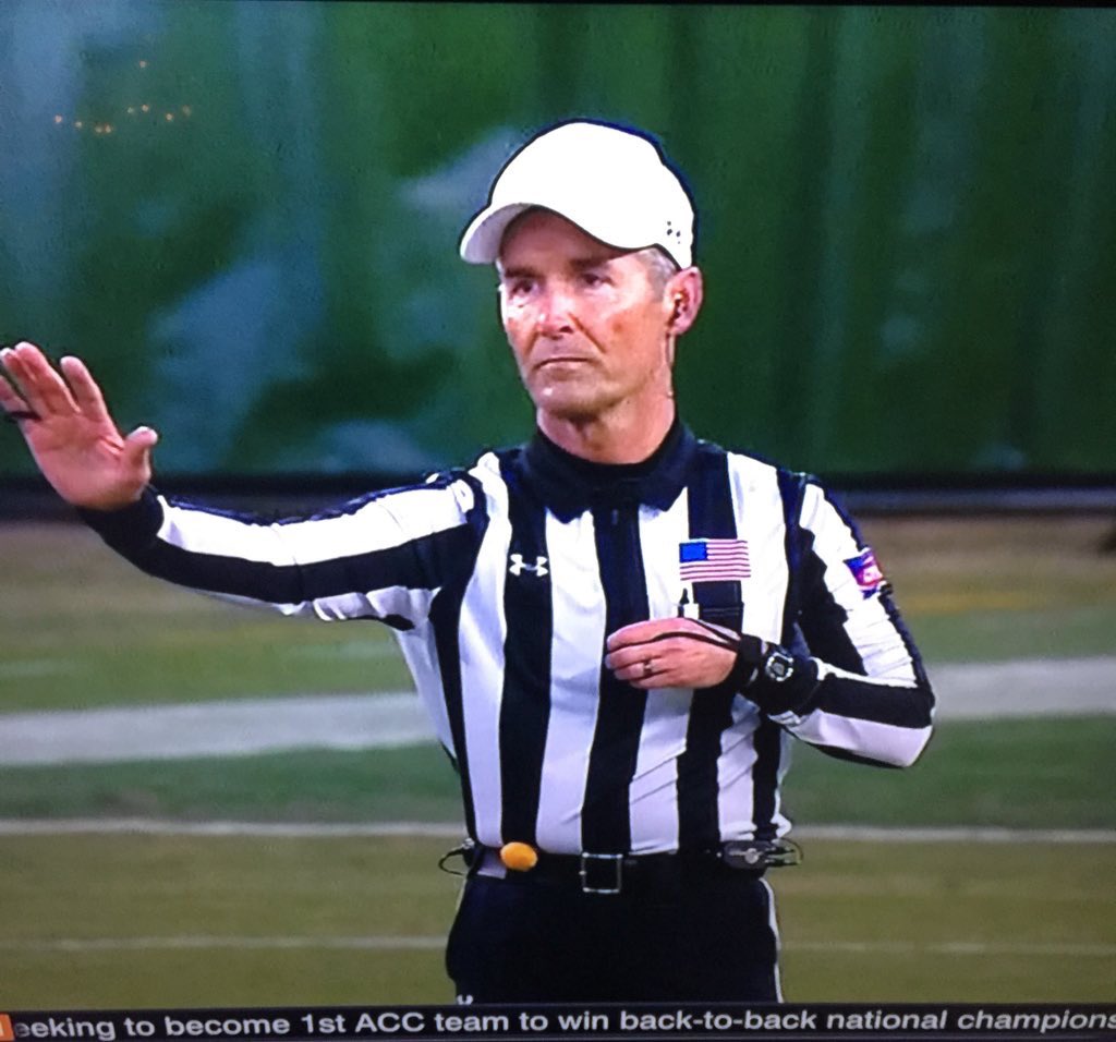 AndyWadeKY's tweet photo. This man is a joke. He has no business officiating college football.#MusicCityBowl https://t.co/lgPFIq7Efq
