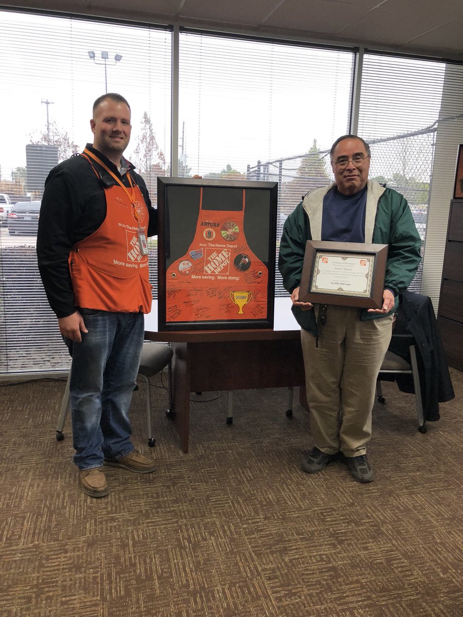 Recognizing Arturo for his hard work! Arturo retired today! He is one of the few original associates left that opened RDC5520. Arturo you will be missed!