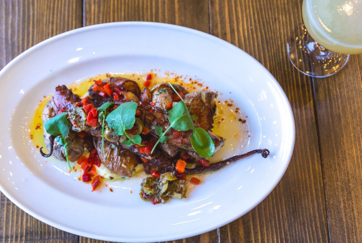 OldIrvingBeer's tweet photo. Wood Fired Spanish Octopus - crispy potatoes, Piquillo peppers, garlic aioli, oregano, lemon, and green olive salsa. #dinner #alwaysonthemenu #chicago #brewpub https://t.co/m9smnD1z2u