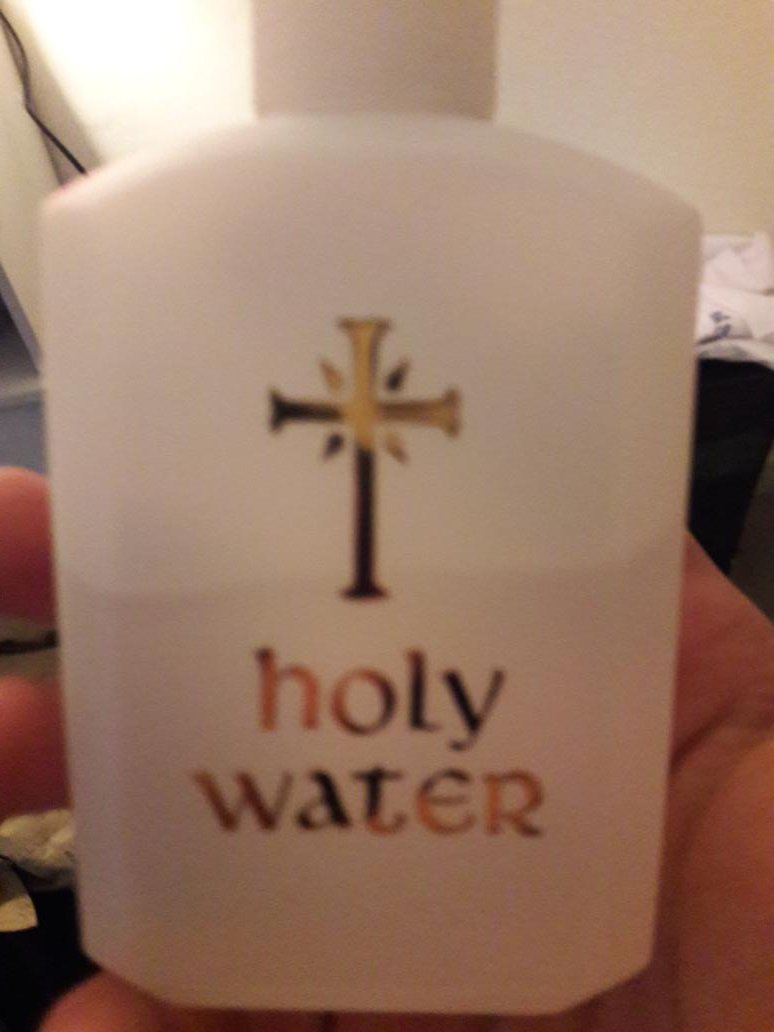 DNaztyXperience's tweet photo. Out of contact lense solution, no problem. If it's good enough for Jesus it's good enough for me. https://t.co/ymtpe4Mmhu