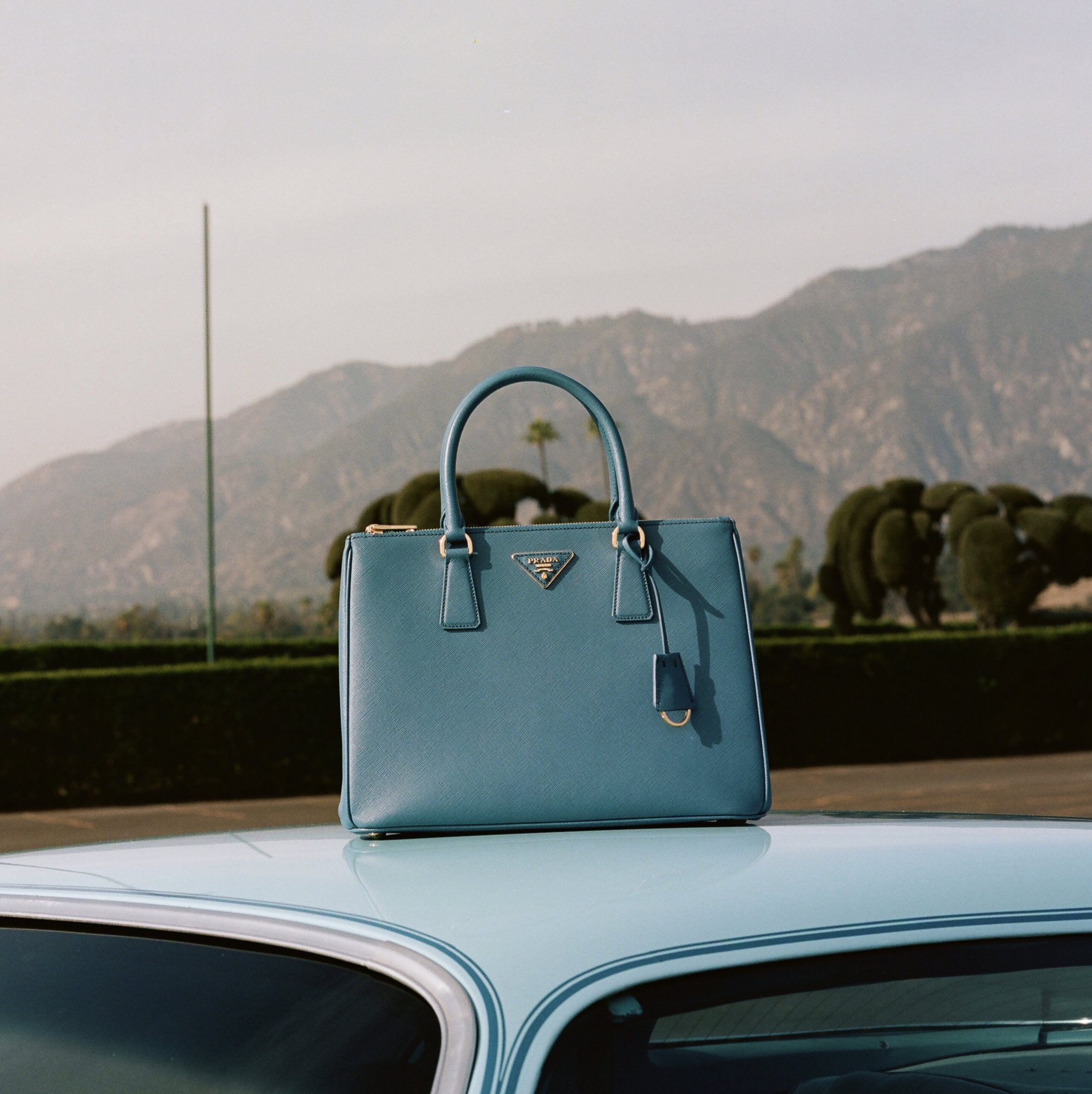 PRADA: Galleria bag in saffiano leather - Blue
