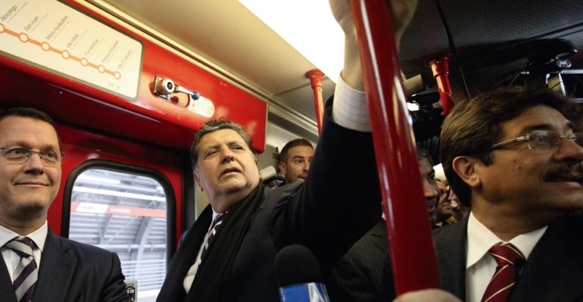 ConvocaPe's tweet photo. Así  se aprobaron, durante gobierno de Alan García, normas especiales que permitieron incrementar el costo de dos tramos del Metro de Lima en más de US$400 millones https://t.co/e8LnKgVqyM https://t.co/ezyft6IiNL