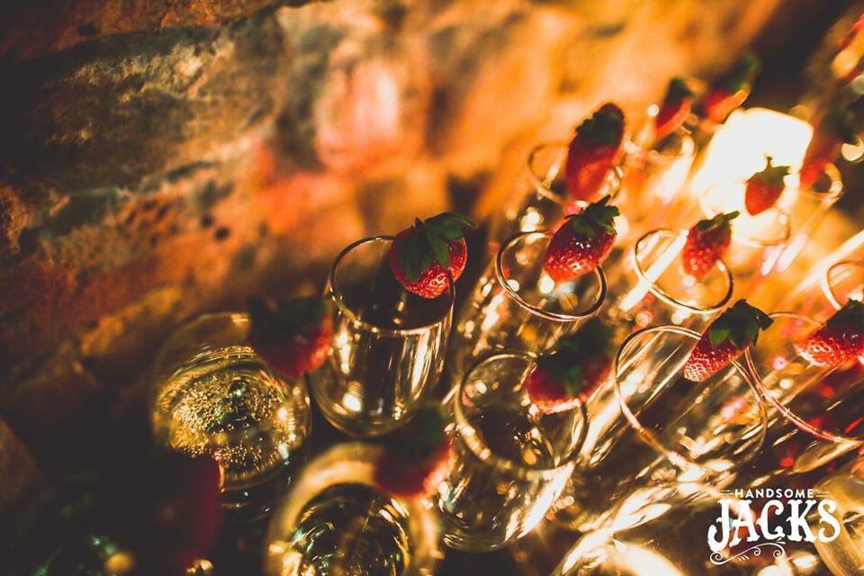 handsomejacks_'s tweet photo. We’ll be celebrating #NYE the only way we know how. Care to join us?
#handsomejacks #cardiff https://t.co/AWG00AKVYc