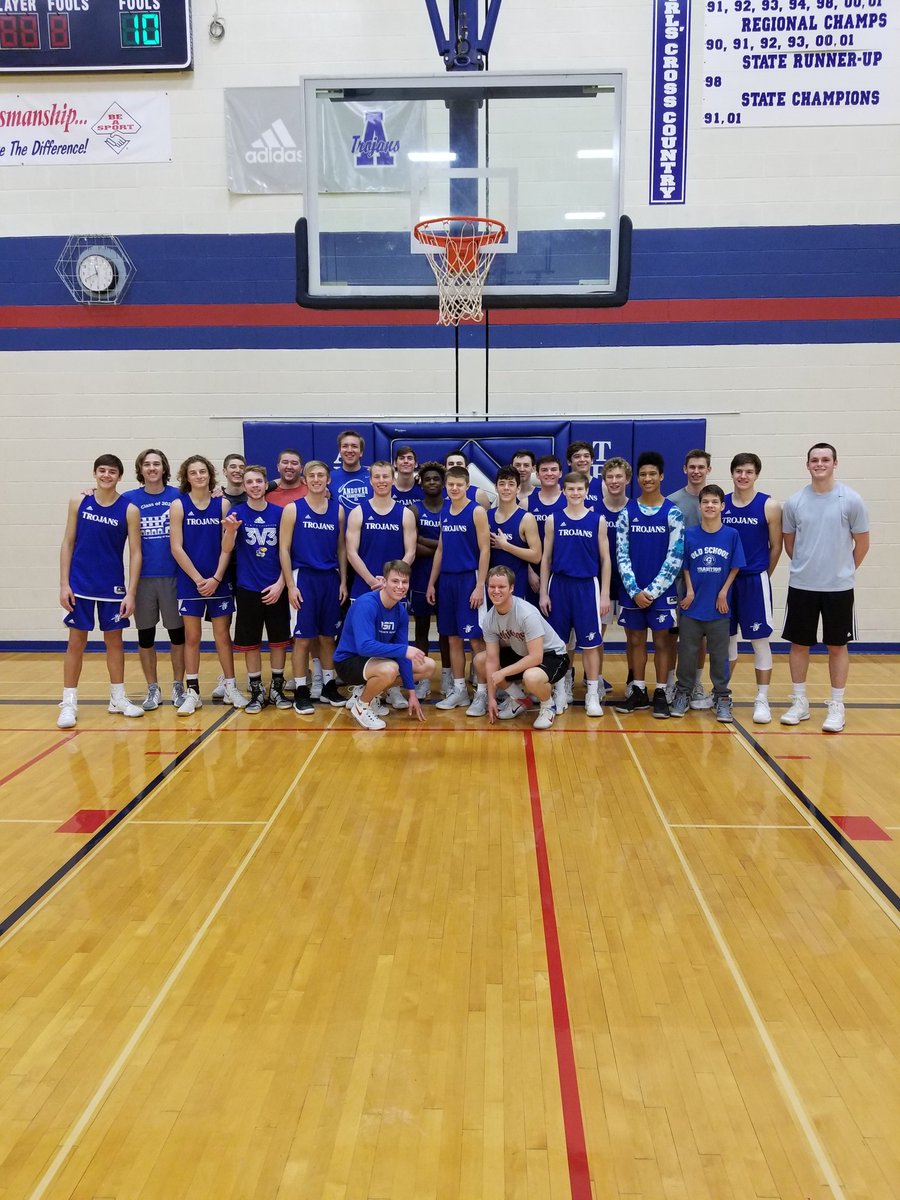 AHSboysbball1's tweet photo. Great morning scrimmaging some of our alumni. Thanks class of 2017! https://t.co/SnKBe8p2C5