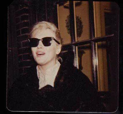 #MarilynMonroe off-duty near her apartment in New York, 1961.
