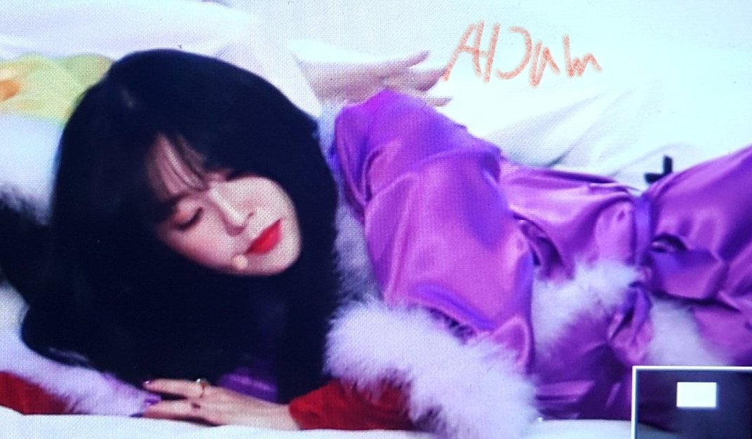 irenegallery1's tweet photo. 171229 가요대축제 아이린 #레드벨벳  #아이린  #IRENE https://t.co/yyOEHu7xsR