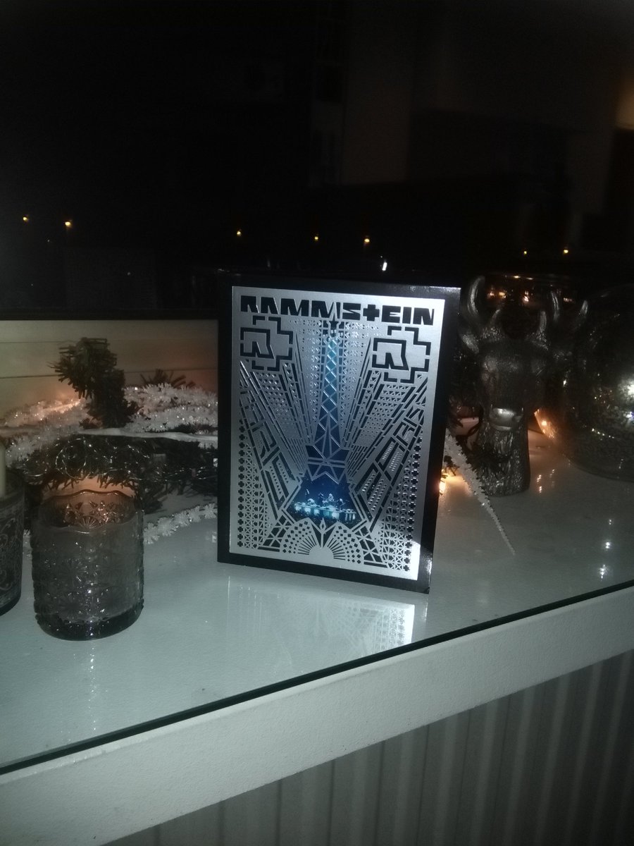 Rammstein super Kerstkado. Dit is Kerstmuziek 2.0. Iedere moeder moet dit kado krijgen. He ho ho ho let's go. #Rammstein #stubru #MNMHits