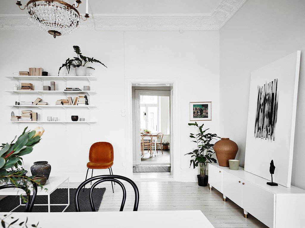 GronandWhite's tweet photo. Stunning Swedish apartment in classic Nordic style. Take the full tour on the Nordic Mood blog. https://t.co/VxgEXGmHqZ on https://t.co/ZtwREfT6eb #Scandinavianstyle #nordicinteriors https://t.co/NDKjdpjuf5