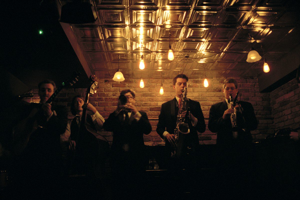 Do something different in 2018 and visit one of London's best jazz clubs: <a href="/BarNightjar/">Nightjar</a> <a href="/OldStRecords/">Old St. Records</a> <a href="/TheJazzCafe/">Jazz Cafe</a> @KansasSmittysHB <a href="/OrioleBar/">OrioleBar</a> <a href="/RaysBarLondon/">Ray's Bar</a> bit.ly/2kjJyOe