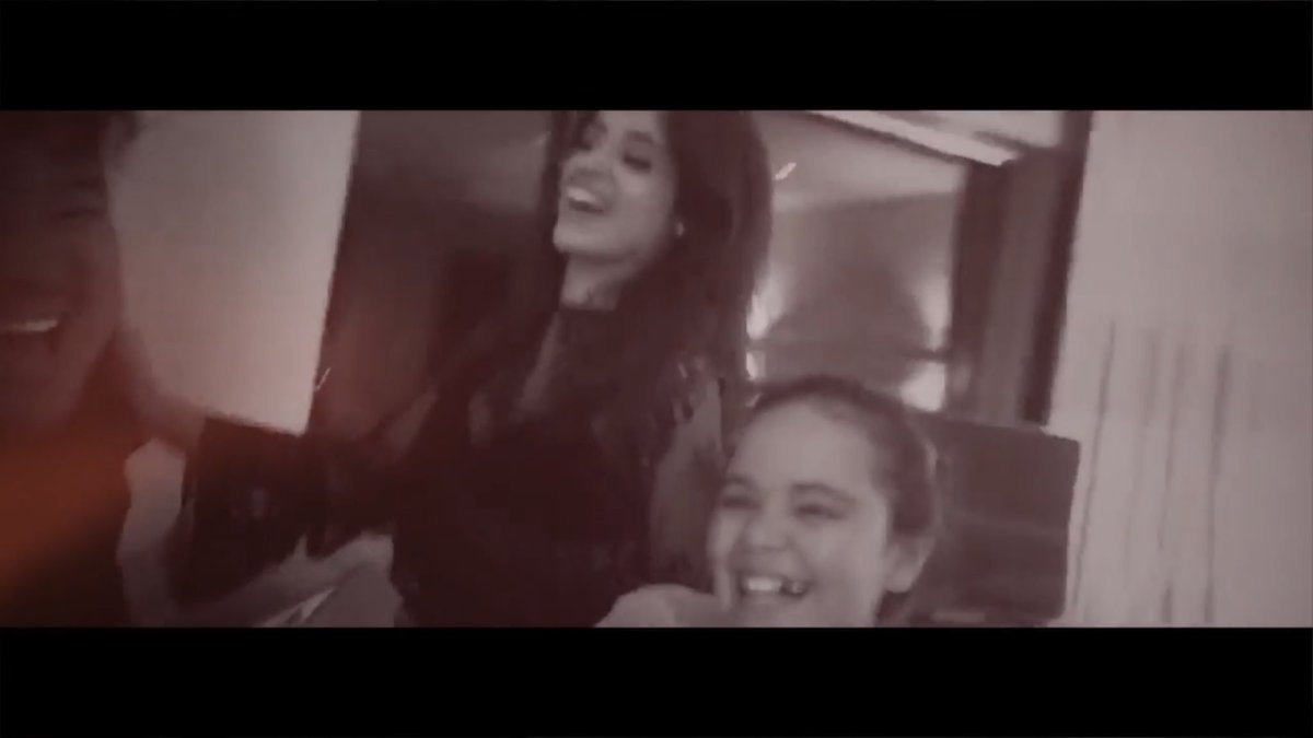 GlGirlLover95's tweet photo. Hoje e sempre, sempre juntas, apoiando uma a outra, uma irmandade dessas é linda de se ver e deve ser apreciada. Camila e Sofia sempre e para sempre ❤️😍 #NeverBeTheSameVideo #WeLoveYouCamila #16DaysUntilCamila https://t.co/EOfPyL7qTx