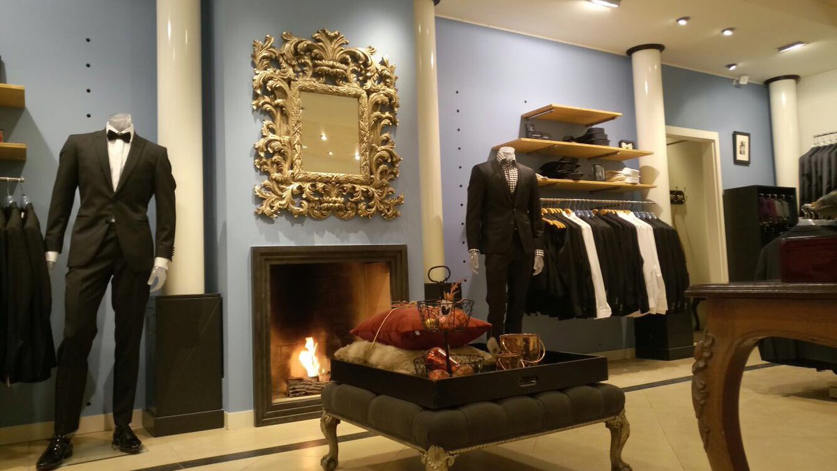 Mooie outfits uitgezocht voor de modellen #men #hairstyle #suits #fashion #shoot Thanks <a href="/robvollebregt/">rob vollebregt</a> #samenwerkenisversterken #Westland <a href="/mkbwestland/">MKB Westland</a>