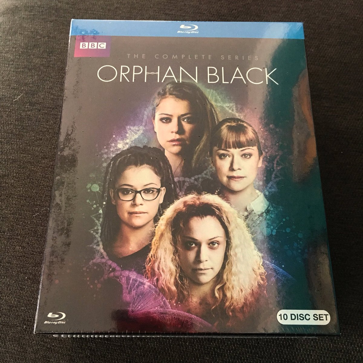 CloneClubMPLS's tweet photo. Holy freakin christmas cake! Santa IS real! 😁🙌🏼🙏🏼 @OrphanBlack #CloneClub https://t.co/vgUQFJGRJr