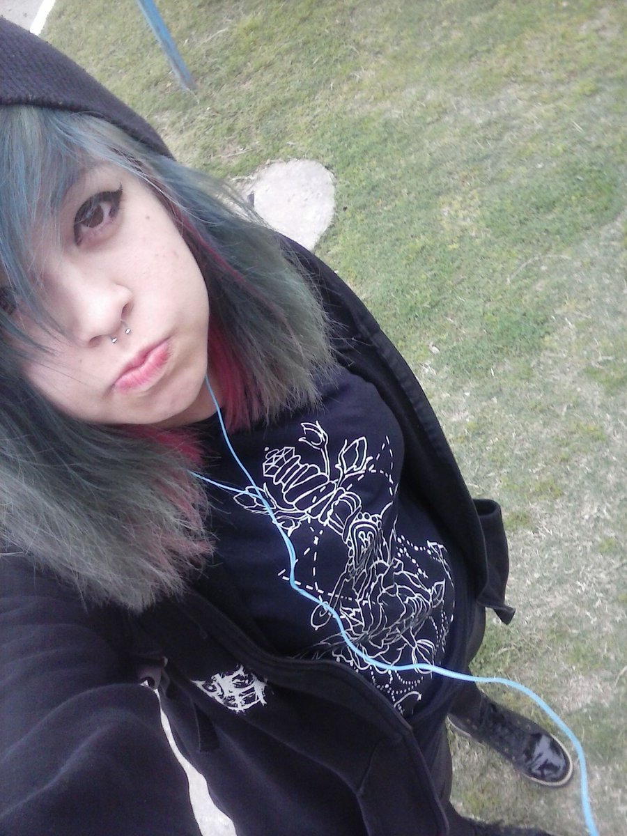 xFoooorrax's tweet photo. Siempre el mismo perfil porque del otro soy horrible (?) https://t.co/fl4Bgv1UKu