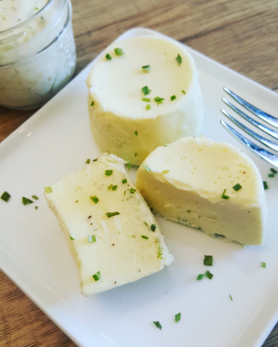 SHunter25's tweet photo. Heavenly, silky, custardy parmesean and chive egg bites. Absolutely DELICIOUS. #staceyskitchen #sousvide #eggbites #sousvideggbites #newtoy https://t.co/q9jHFuO5ho
