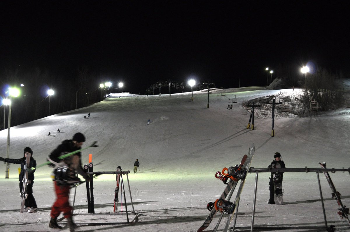 skirabbithill's tweet photo. Want to ski every weeknight for one low price? Our Night Owl Pass is only $79 and is valid Monday - Friday 6pm-9pm! Buy yours here: https://t.co/A59rE0Ez55 https://t.co/lOvkO7iDBz