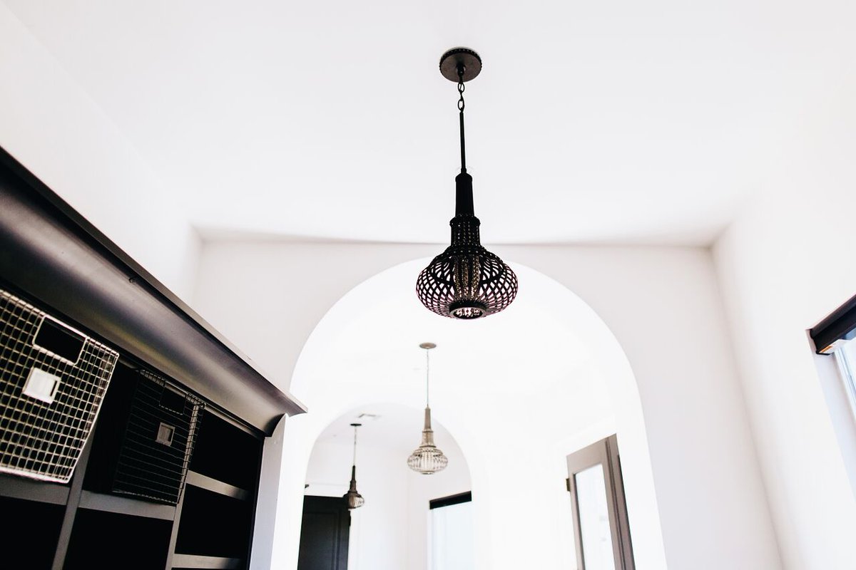 AZ_Lighting's tweet photo. May your new year be bright and full of happiness! https://t.co/9ygEwVrvhg