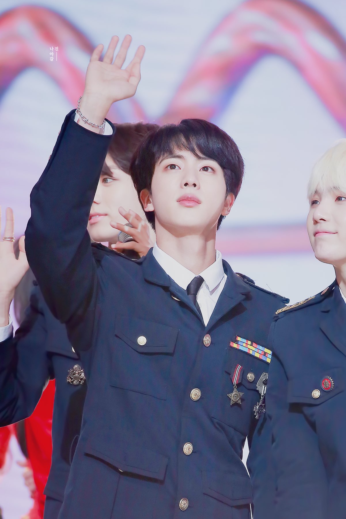 DSPIkxUUMAACU9k.jpg:orig