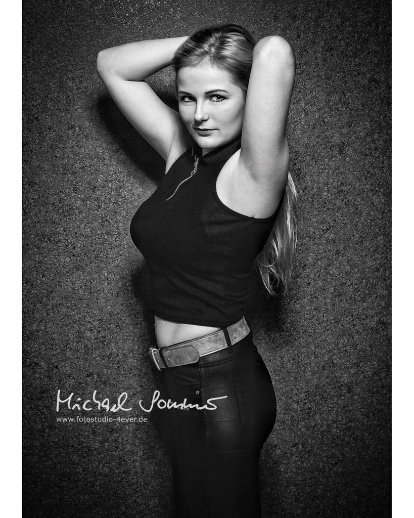 Fotostudio4ever's tweet photo. #fotostudio4ever #ahaus #michaelsommer #nobedtime #shooting #bestof #instagood #photo #posing #emotion #hair #styling #body #art #legs #sexy #skinny #blondy #female #photography #photo #photos #pic #picture #beauty #style #authentique #availablelight #sh… https://t.co/Jx00nlA4n3 https://t.co/x8FX9SHkfC
