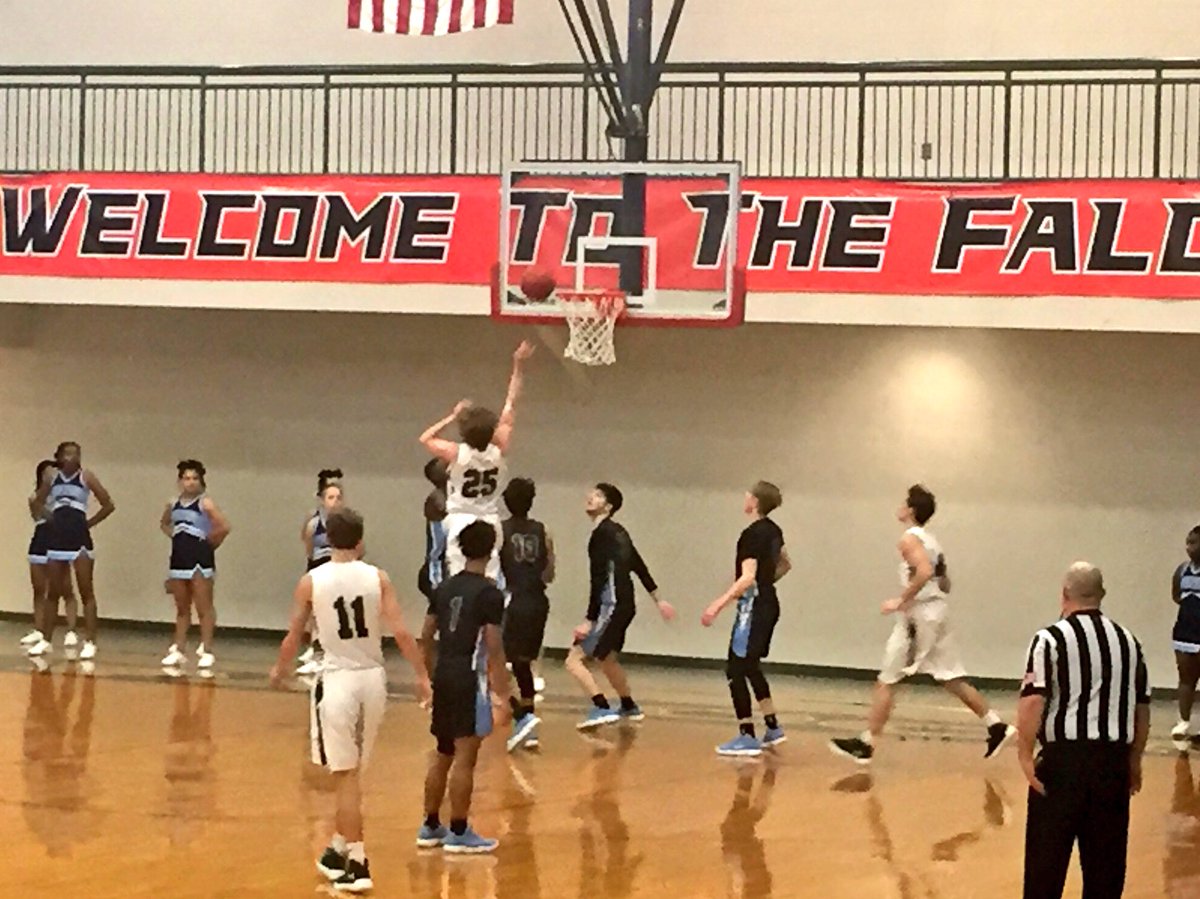 NTH_Athletics's tweet photo. Trojans up 34-29 over Johnson at the half in the 58th Lanierland Tournament. https://t.co/dFtPpM0IC5