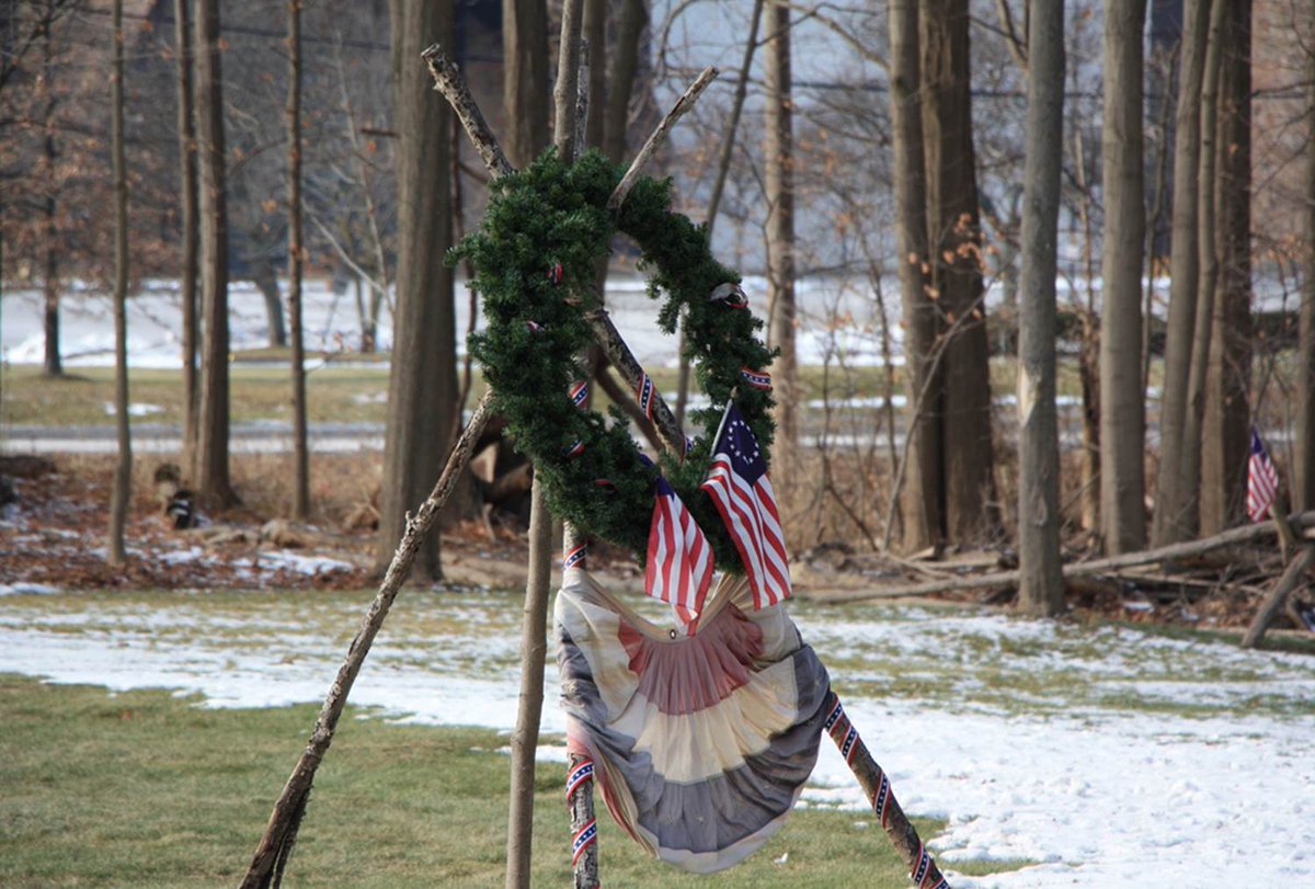 FishkillSDHS's tweet photo. The Fishkill Supply Depot Historic Site military cemetery is a National treasure. Thank you @WreathsAcross #WAA2017  #FSDHS #patriots https://t.co/uAeMEPcB99