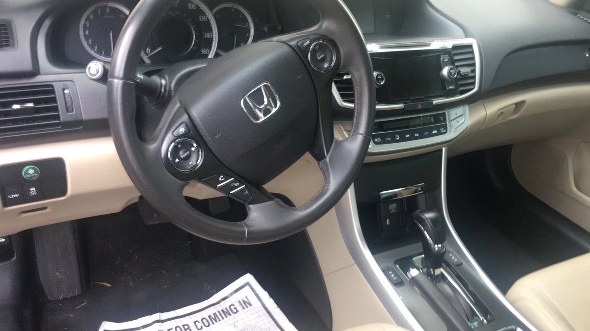 Prince__KO's tweet photo. Mans got to hustle so you know✊🏿 ,I sell cars💯🇳🇬🇺🇸!!!!now this 2018 I decree that my customers shall pursue me till I am tired 😫😫😫😫😫😫🔥🔥🔥 https://t.co/uoMM2MYF8X