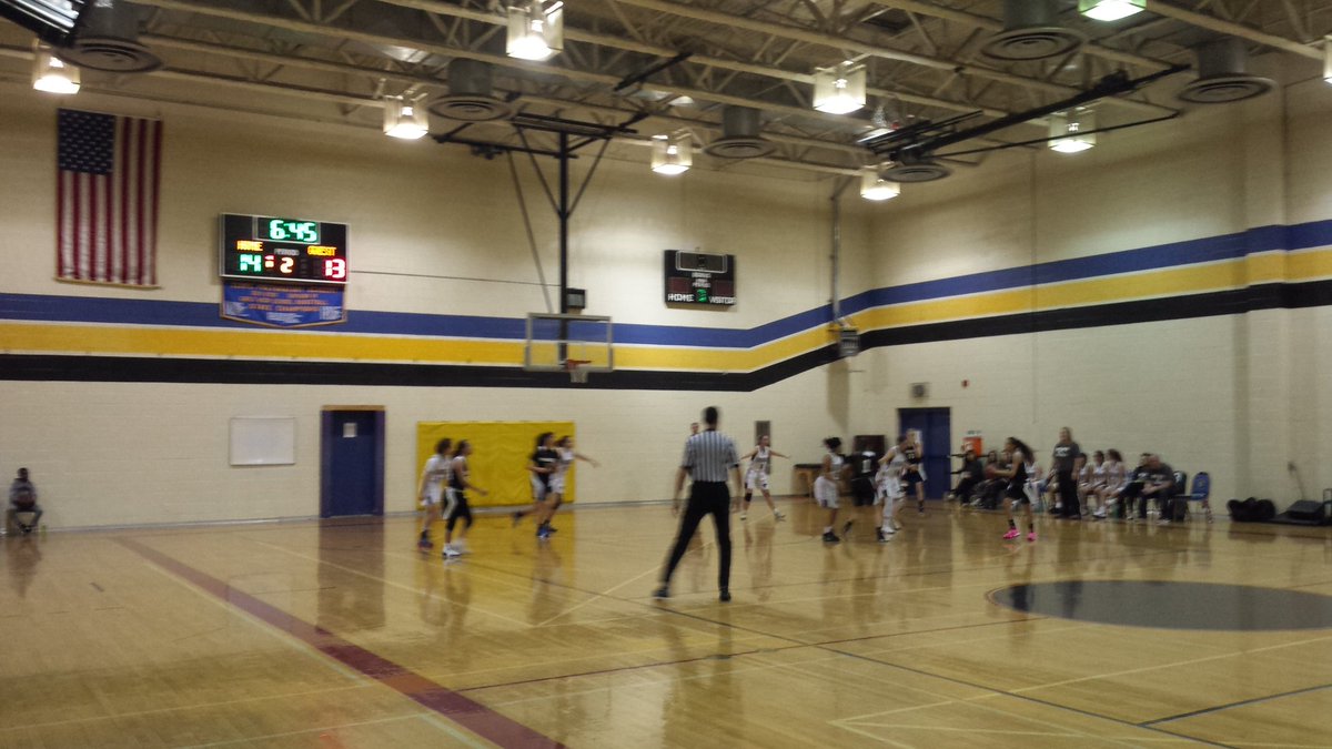 We've got a good one from <a href="/TPABasketball/">Turning Point Athletics</a> in the <a href="/CPA_Girls_Bball/">CPA_Girls_Basketball</a> #NewYearsClassic as <a href="/PCWomensHoops/">PC Women's Hoops</a> battles <a href="/ParadiseHonors/">Paradise Honors High School</a> 🏀🌵👍