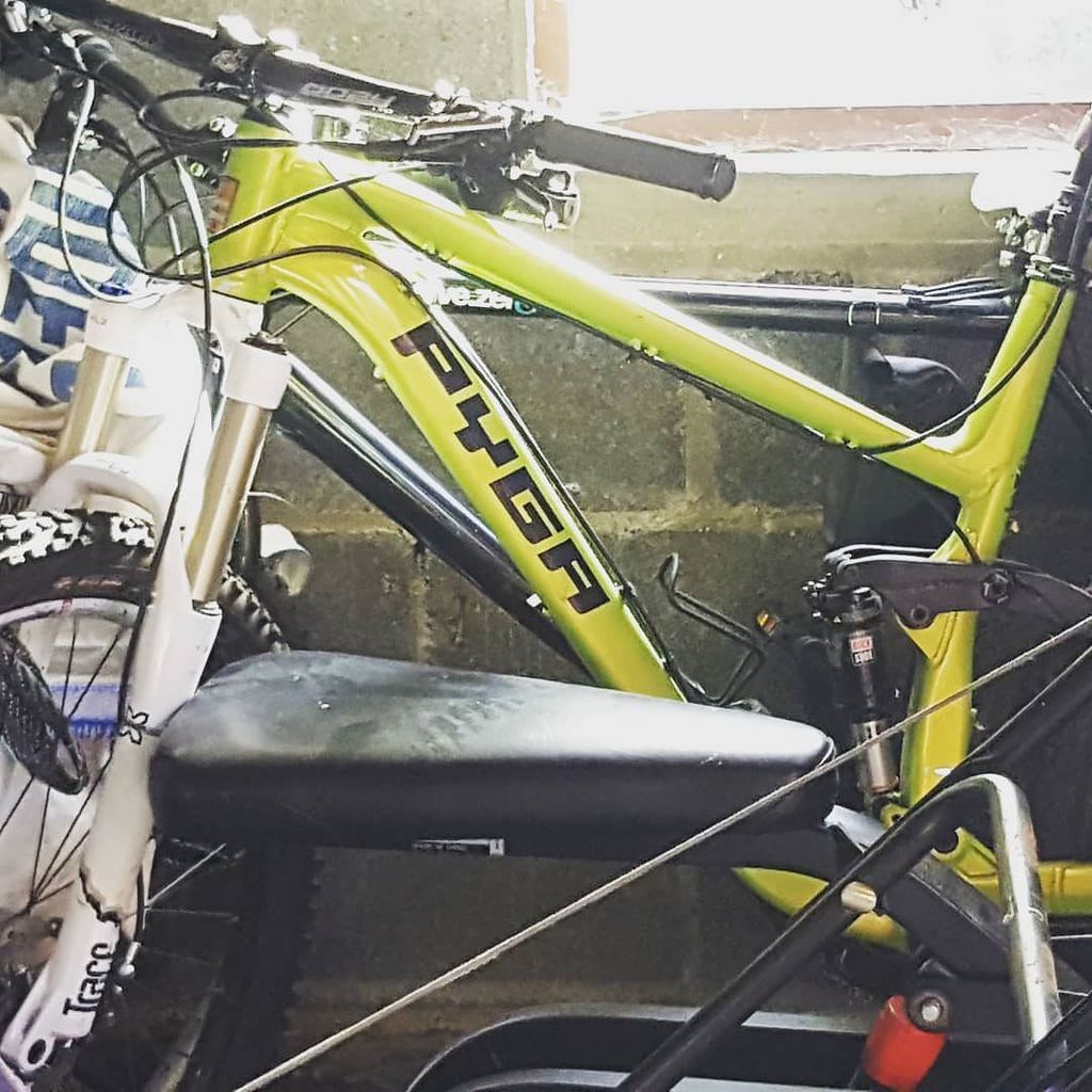 runningmatters_'s tweet photo. Hello my baby! 😁
Time to free you from the captivity of the shed. Pump the tyres and let's ride!! #MTB #triharderar #Wicklow #DevilsTrailRiders #irishtrails #adventureracing https://t.co/WiIMblkcVC https://t.co/ih3llLEXTJ