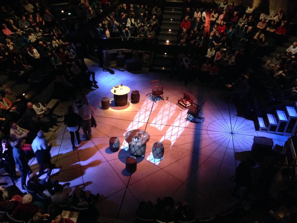 hansoldhamactor's tweet photo. I👏🏻LOVE👏🏻THE👏🏻NEW👏🏻VIC @NewVicTheatre https://t.co/R1IqP46oV1