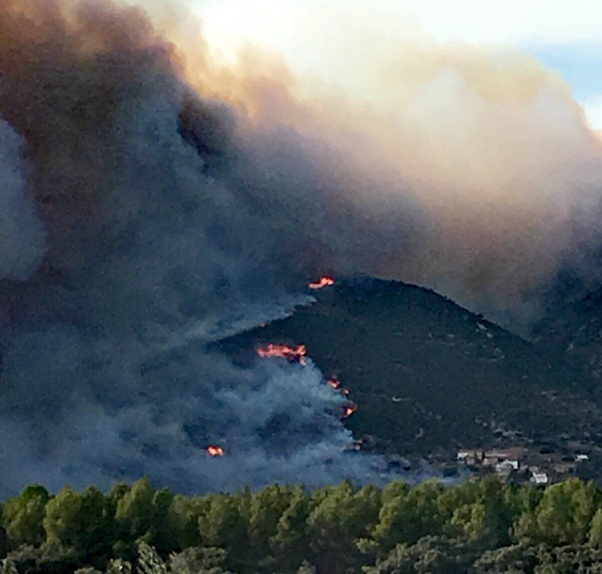 Un vez más un desastre natural como #IFVélezDeBenaudalla #Granada  podría haberse cogido a tiempo con un #Plan_infoca al 100%. ¿Se concienciaran alguna vez nuestros políticos?