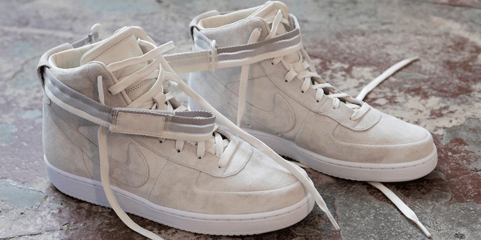 KicksDealsCA tweet picture
