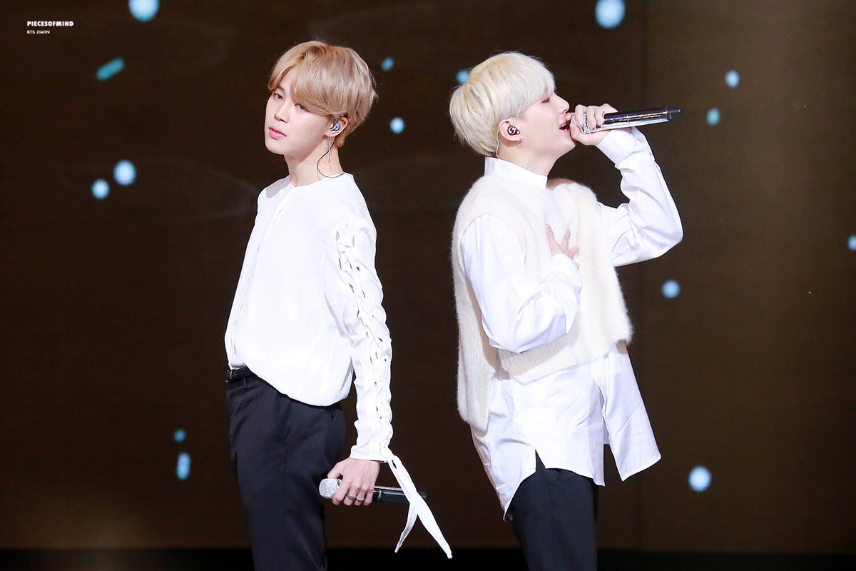 piecesofmind_jm's tweet photo. #JIMIN #지민  @BTS_twt 171229 https://t.co/oStMi8ZDbp