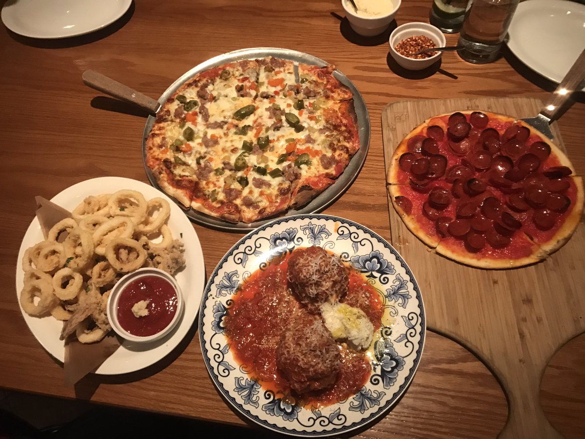 BarstoolBigCat's tweet photo. Had to stop at my favorite spot @TheArmandsPizza. Owner Mark is a big stoolie and makes the best pizza in the city. Diet starts January 2nd https://t.co/3nhWGLeTQ3