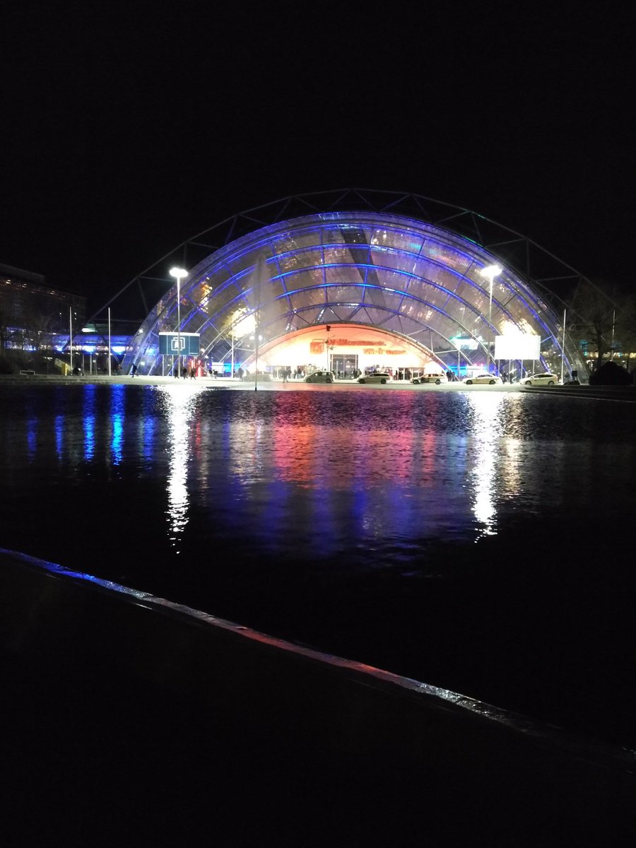 __soey__'s tweet photo. #34c3 amazing people, amazing talks and workshops <3 https://t.co/MdrAf5InZt