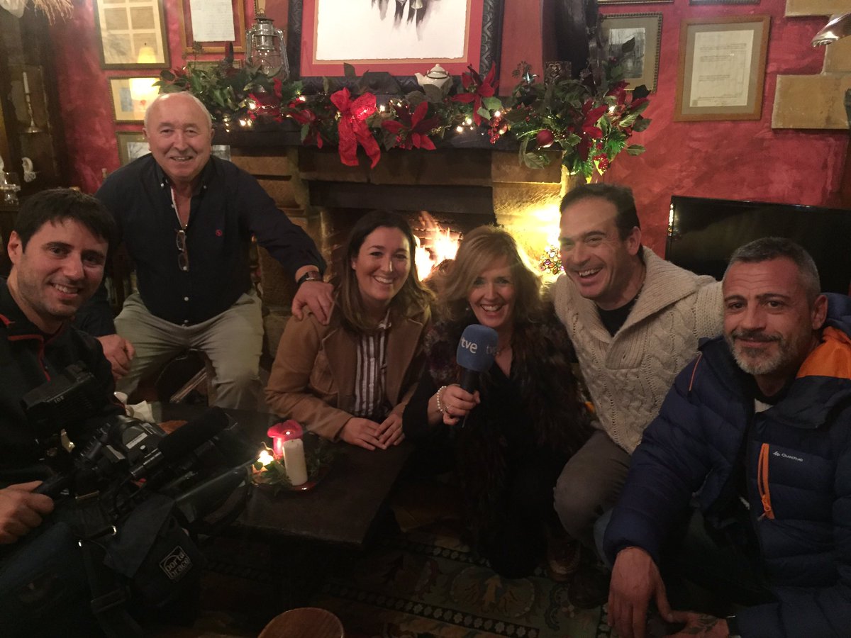 Posadafontibre's tweet photo. Un placer recibir a este gran equipo de profesionales y mejores personas de @ed_tve  @TinoCueto_ed GRACIAS por vuestra visita y hasta pronto https://t.co/G8h8Aw6To6