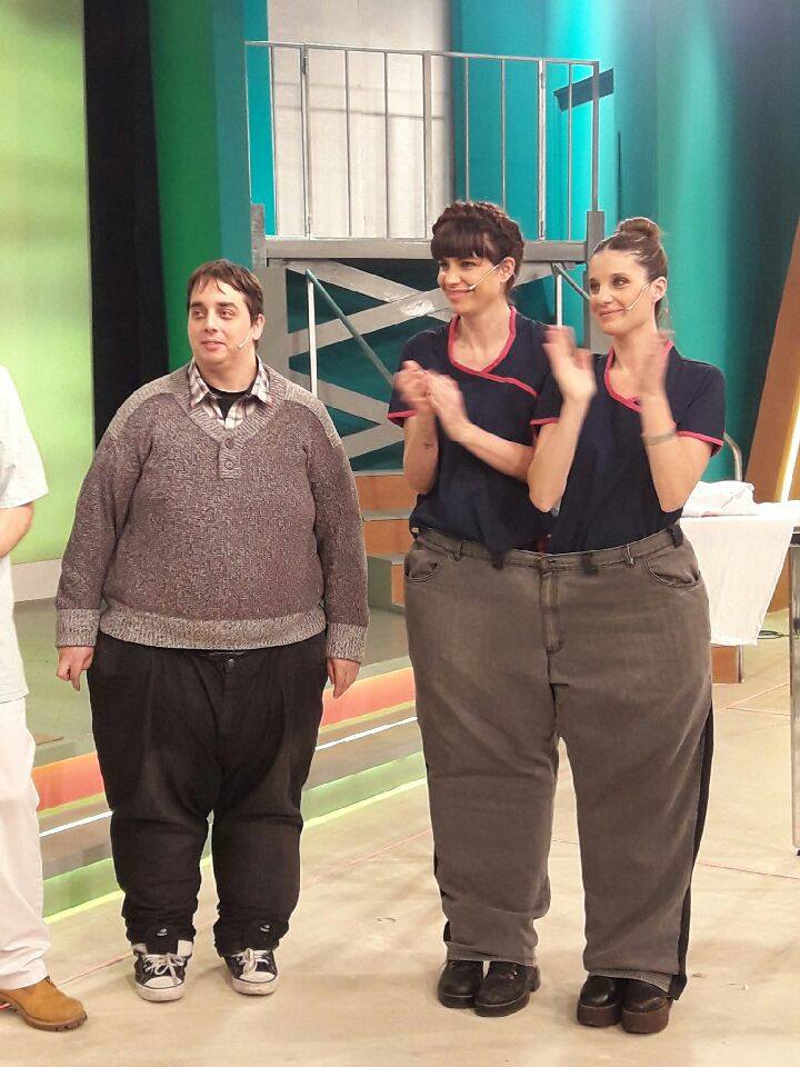 pacebra's tweet photo. @cuestiondepeso #Momentos2017 #CDPPablo gracias a las dos...@RominaPereiro @DraGabyFedele y al fotografo @Veronxveron https://t.co/CgaBHHuAyu