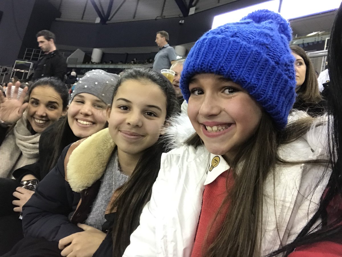 K55moe's tweet photo. @BelfastGiants All the way from Paris #giantselfie https://t.co/ujyVIAzoYF