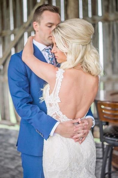 As the end of 2017 grows near, we hope you'll take some time to remember the good times you've shared with the ones you love this past year. ❤

#ChenaultVineyards #RichmondKY
[📸 @tayloryaste_photography]