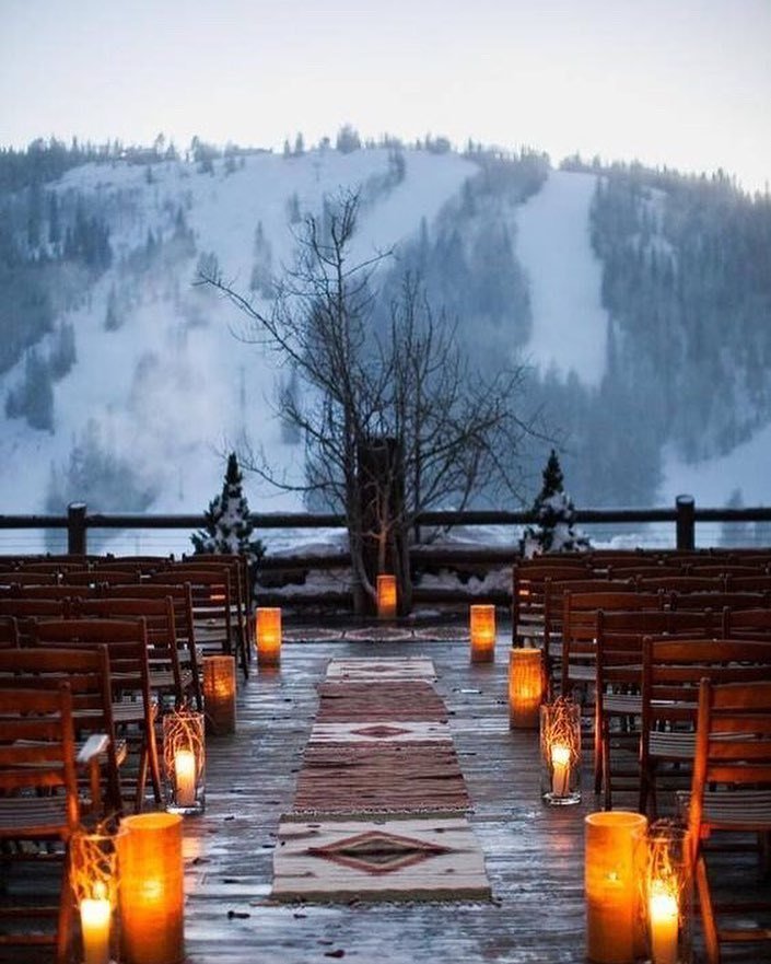 EventiDarling's tweet photo. I'm dreaming of a snowy mountain winter wedding. .
.
.
Photo cred:  Cory Ryan Photography https://t.co/Hop20LJjcg https://t.co/WhSWuptDYG