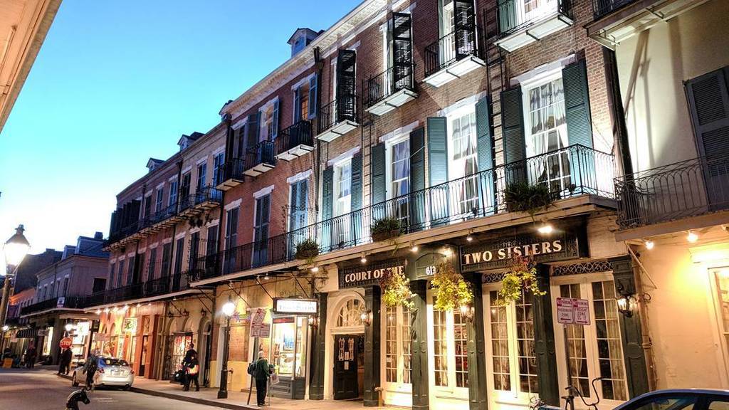 QuarterNOLA's tweet photo. @courtoftwosisters at dusk... #NOLAFrenchquarter #FrenchQuarter #CourtOfTwoSisters #FrenchQuarterNewOrleans #NewOrleansFrenchQuarter #VisitNewOrleans #ShowMeYourNOLA #FollowYourNola #FQNOLA #NewOrleans #NewOrleansLouisiana #VisitNOLA https://t.co/xS1G3vG0nt https://t.co/NN42TcclIY