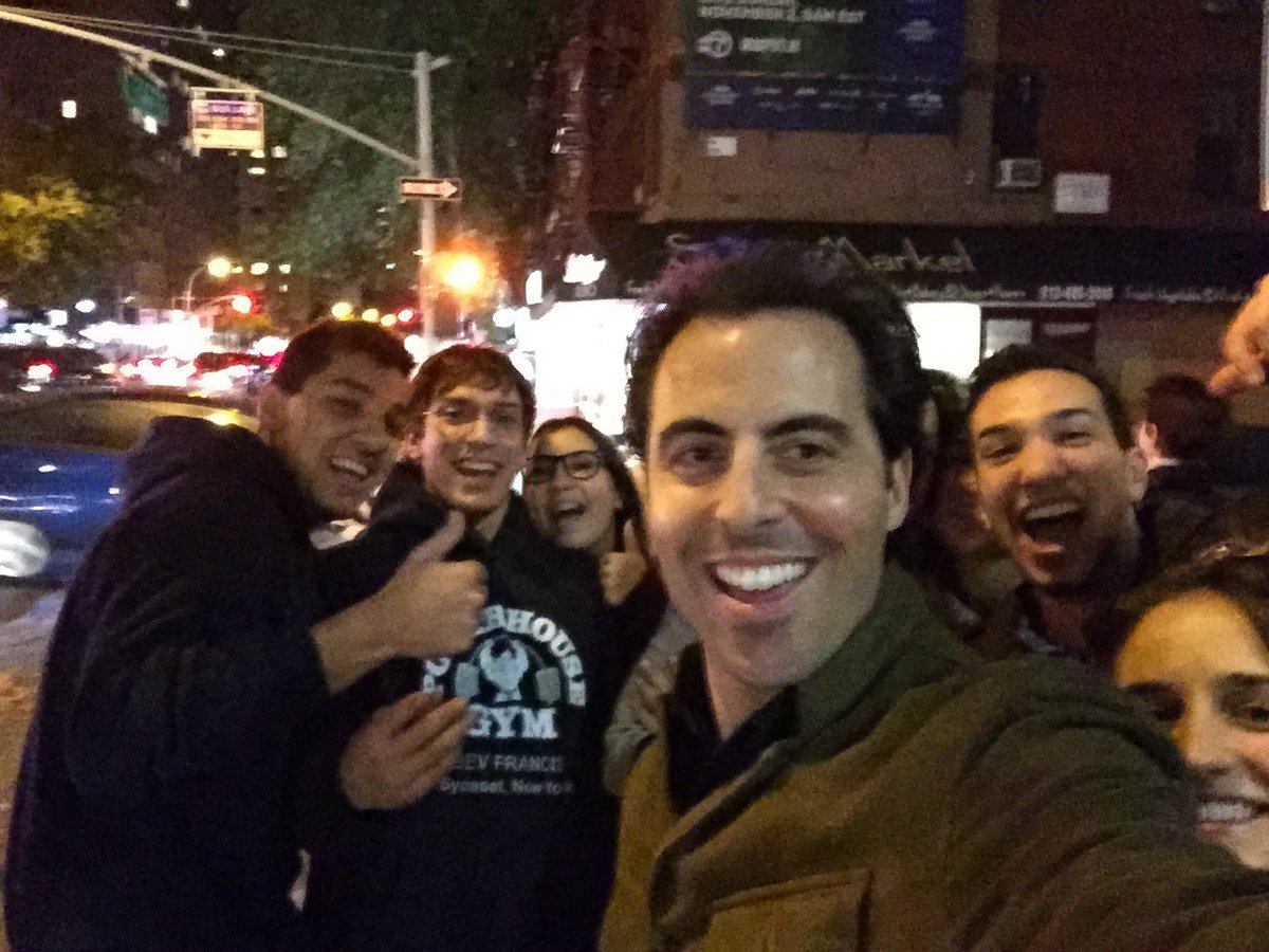 RobMagnotti's tweet photo. #Laugh it up w us @DangerfieldsNYC #Tonight #Friday 8:30 &amp; 10:30 pm #DangerfieldsNYC #nyccomedy #Comedy #CBS #FOXTV #MallCop2           #Letterman  Watch Video  https://t.co/FuOxlMpoR6
￼ https://t.co/sVbAfPqTsC