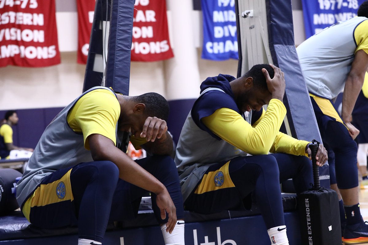 nuggets's tweet photo. This pose didn't last long. https://t.co/HLaS1AIQJ0